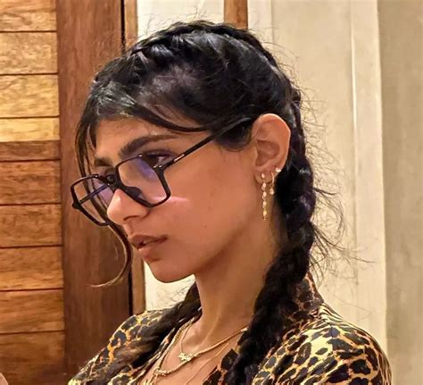 mia khalifa alter|Mia Khalifa on why her work in the adult film industry wasnt a。